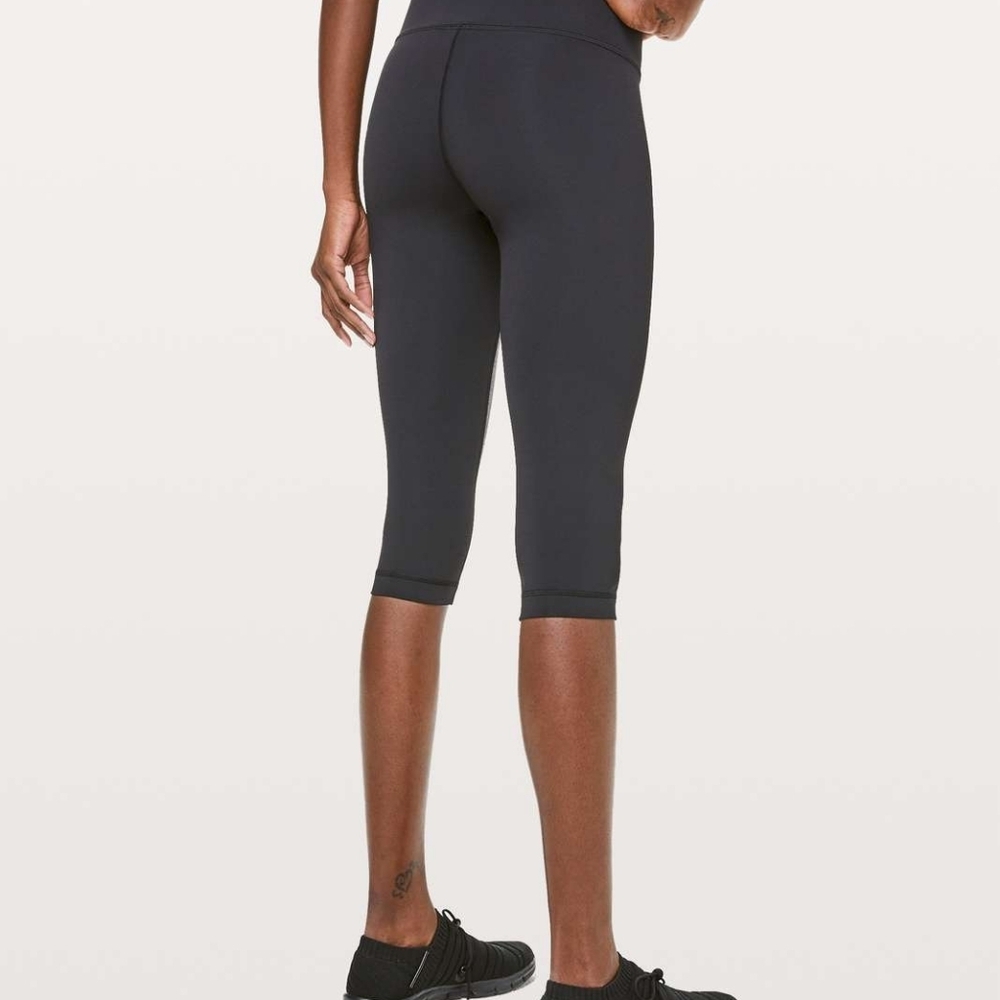 Lululemon Wunder Under Crop size 4